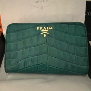 Authentic Prada wallet price drop for quick sale